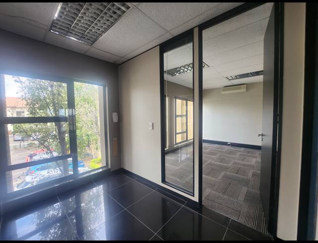 601M² OFFICE TO LET IN NOORDWYK